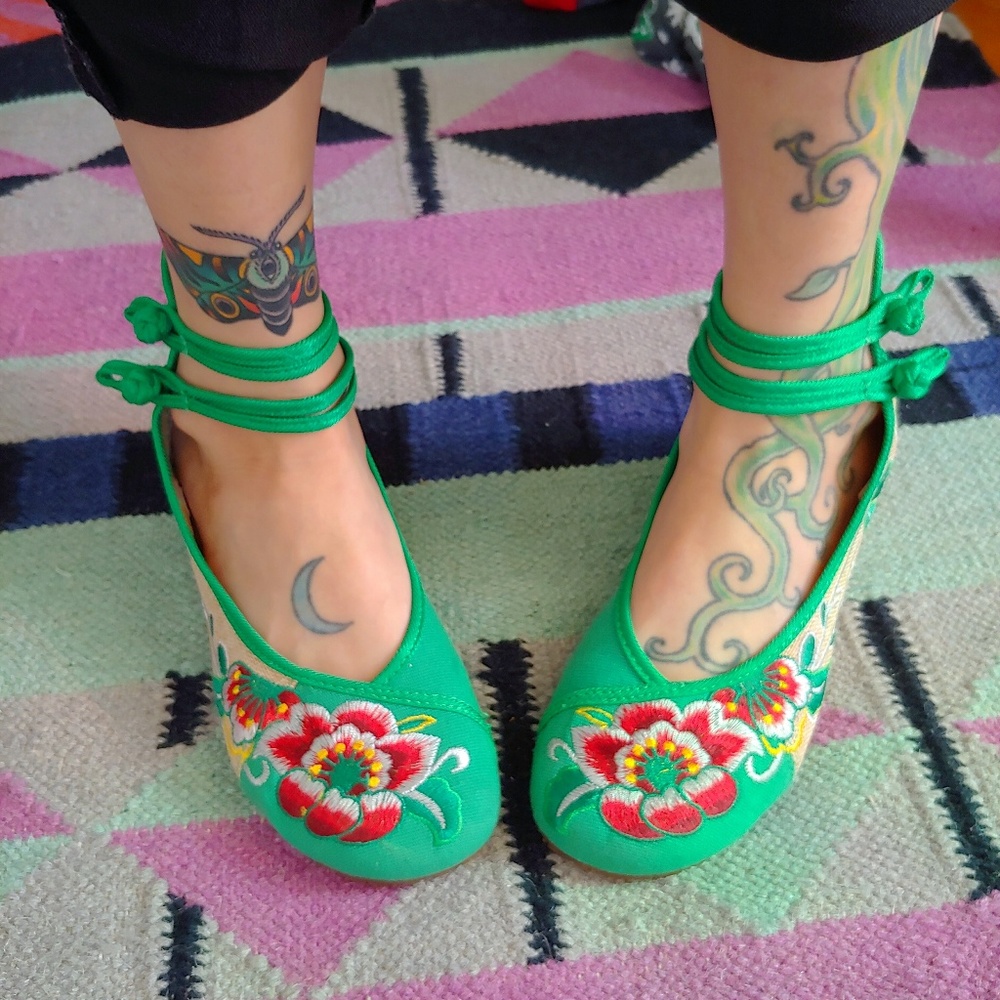 Cute Green Embroidered Sandals
